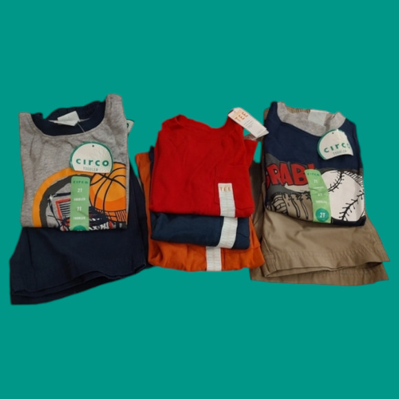 Boys Sz 2T +24Mo Clothes 7 Pc Bundle (3 Solid Shirts + 2 Sports Tees + 2 Shorts) - Picture 1 of 13